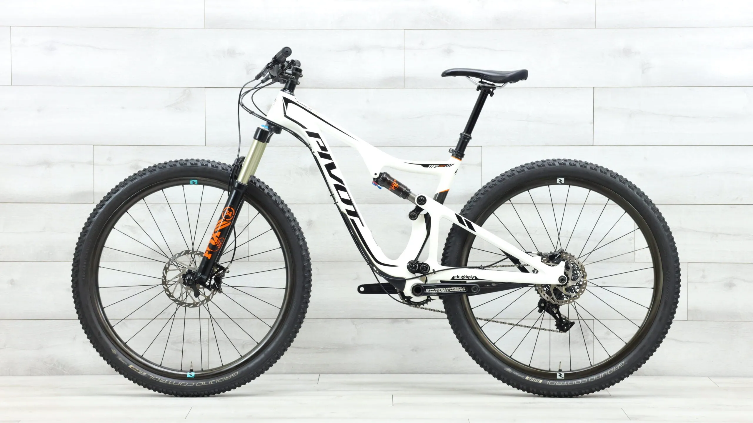 2017 Pivot Mach 429 Trail  Mountain Bike - Medium