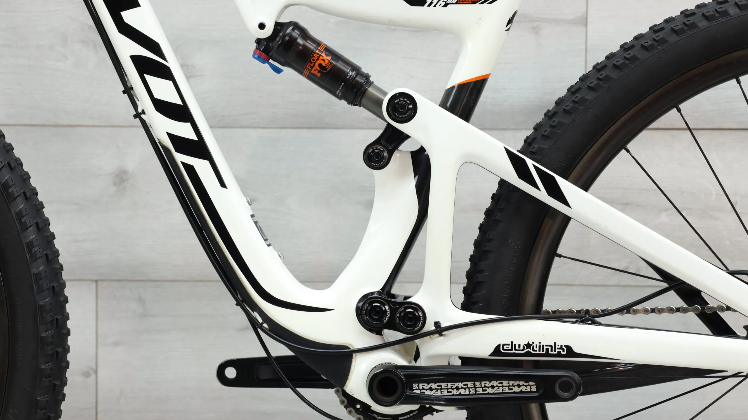 2017 Pivot Mach 429 Trail  Mountain Bike - Medium