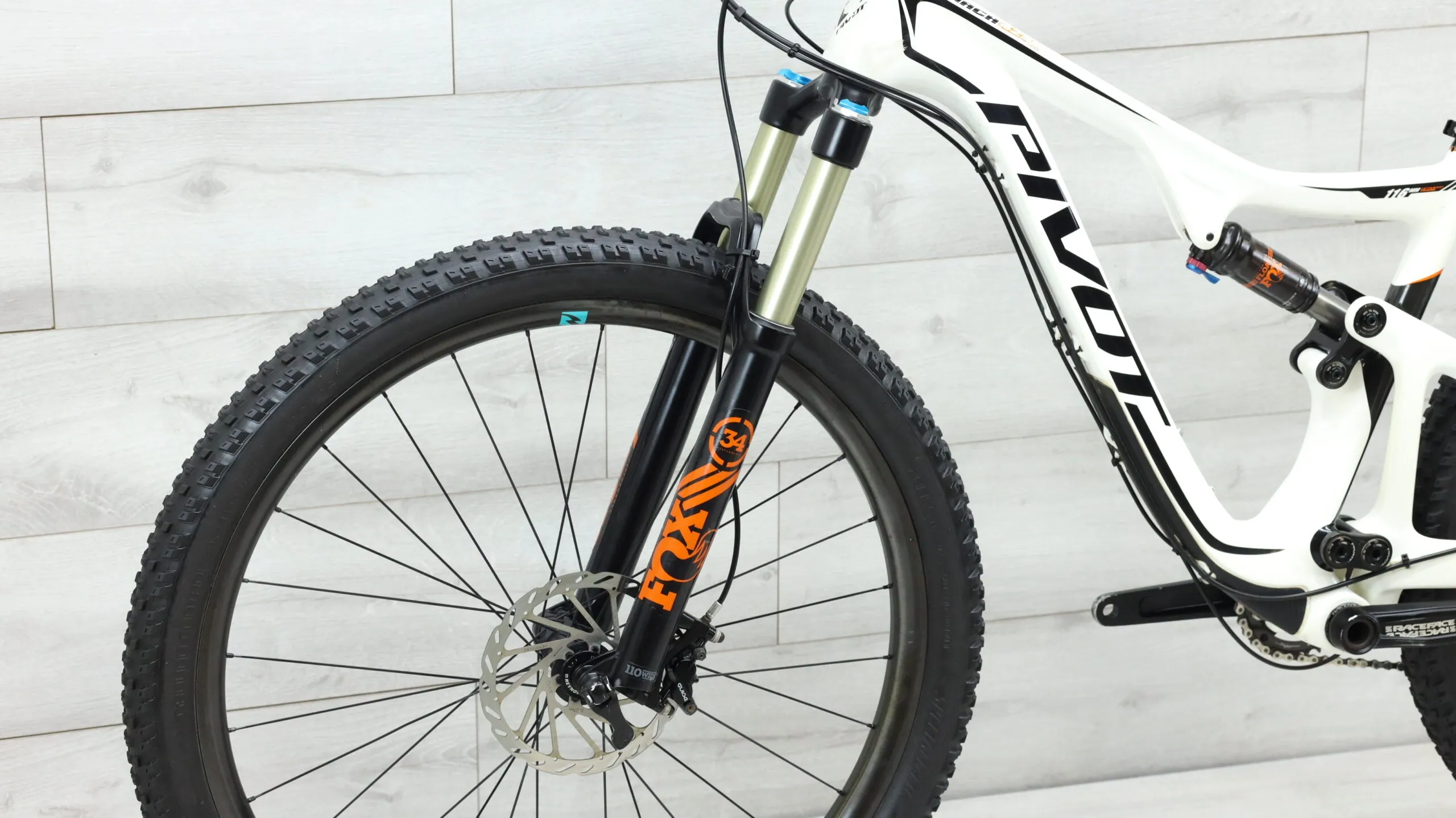 2017 Pivot Mach 429 Trail  Mountain Bike - Medium