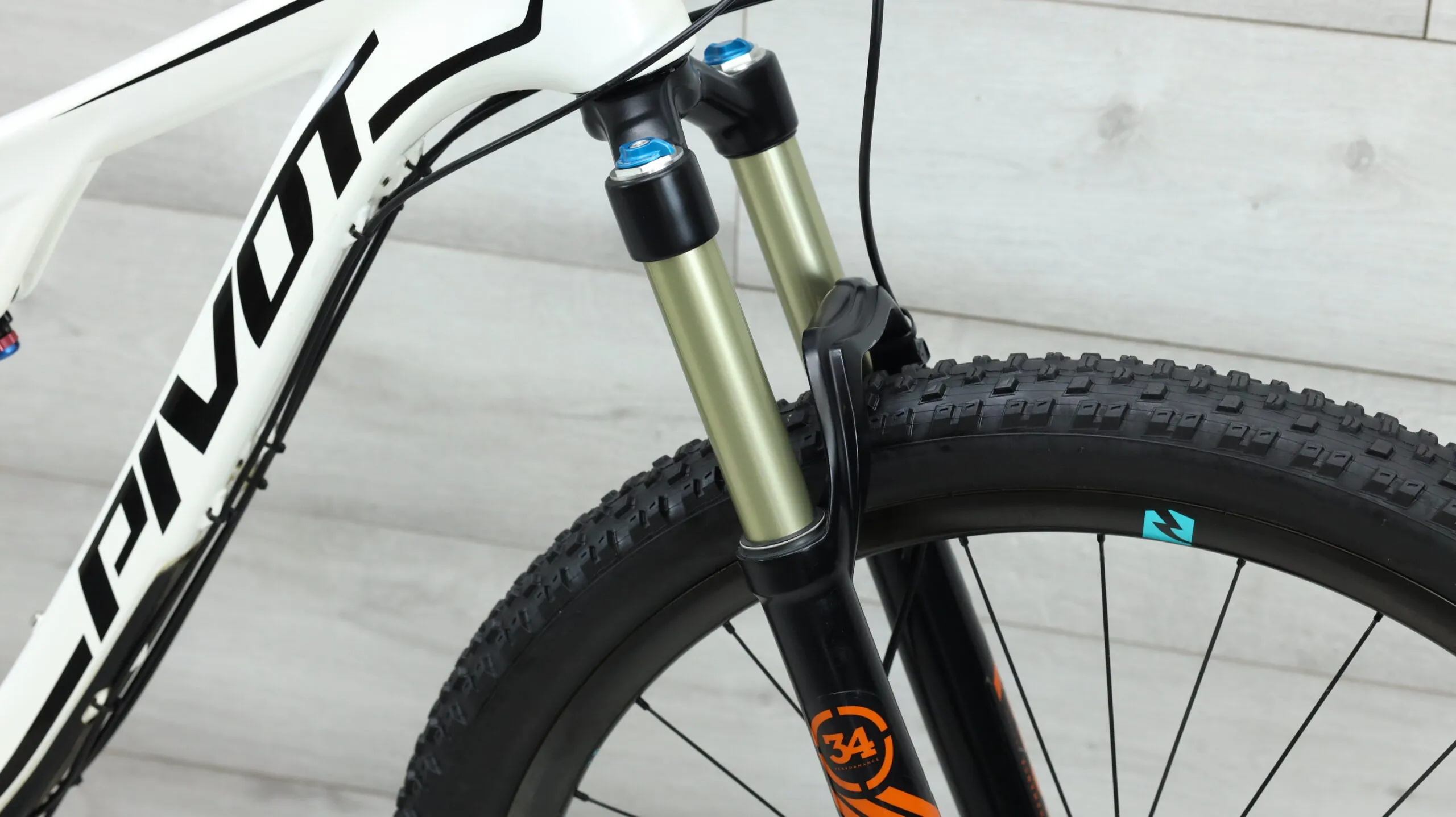 2017 Pivot Mach 429 Trail  Mountain Bike - Medium