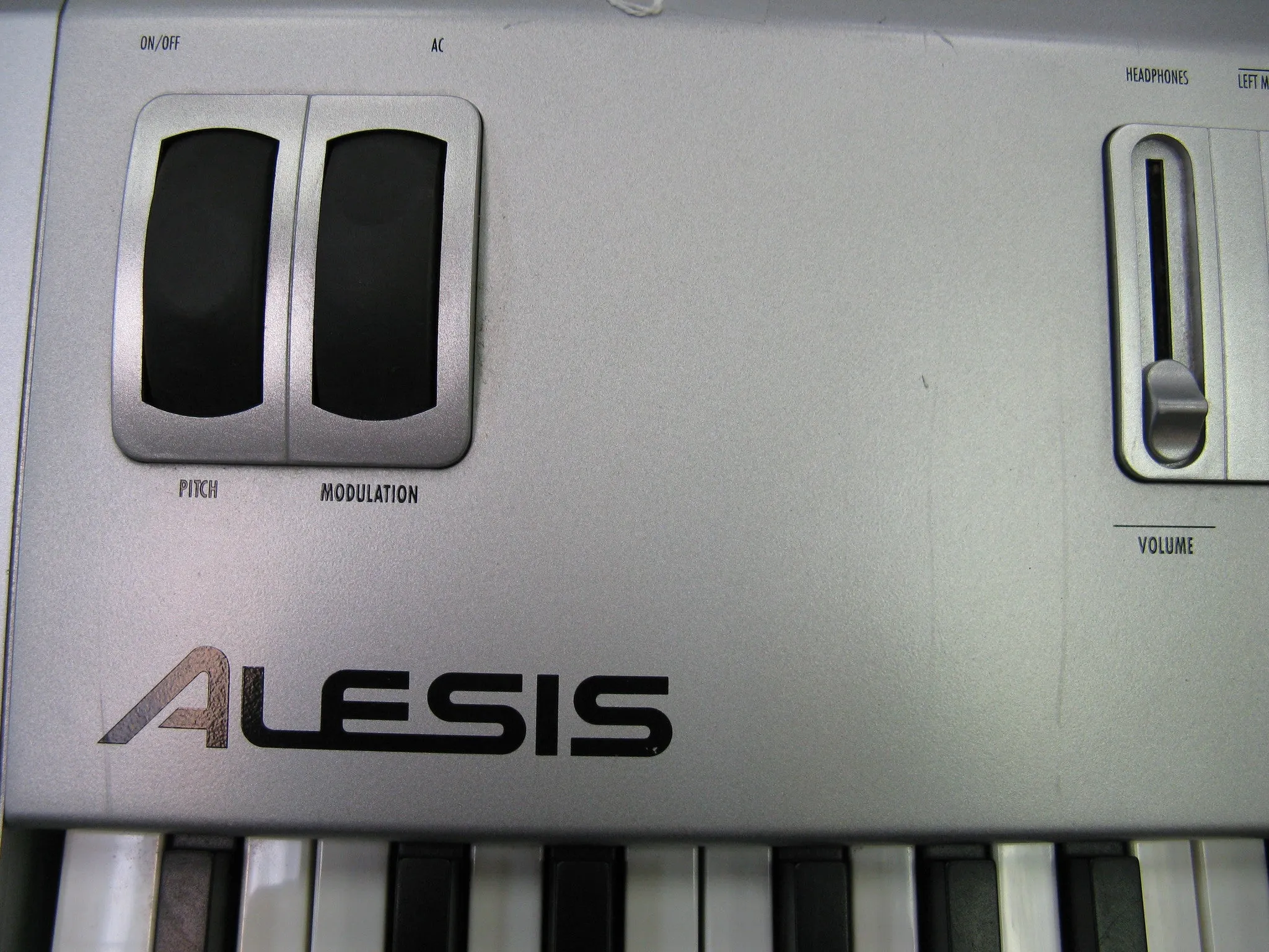 Alesis QS8.2 88 Key Synthesizer