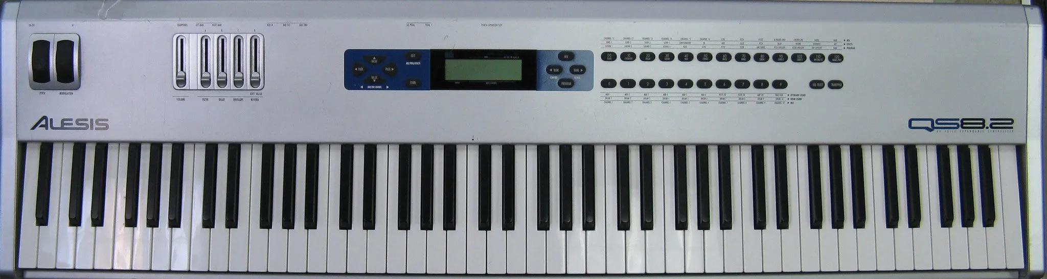 Alesis QS8.2 88 Key Synthesizer