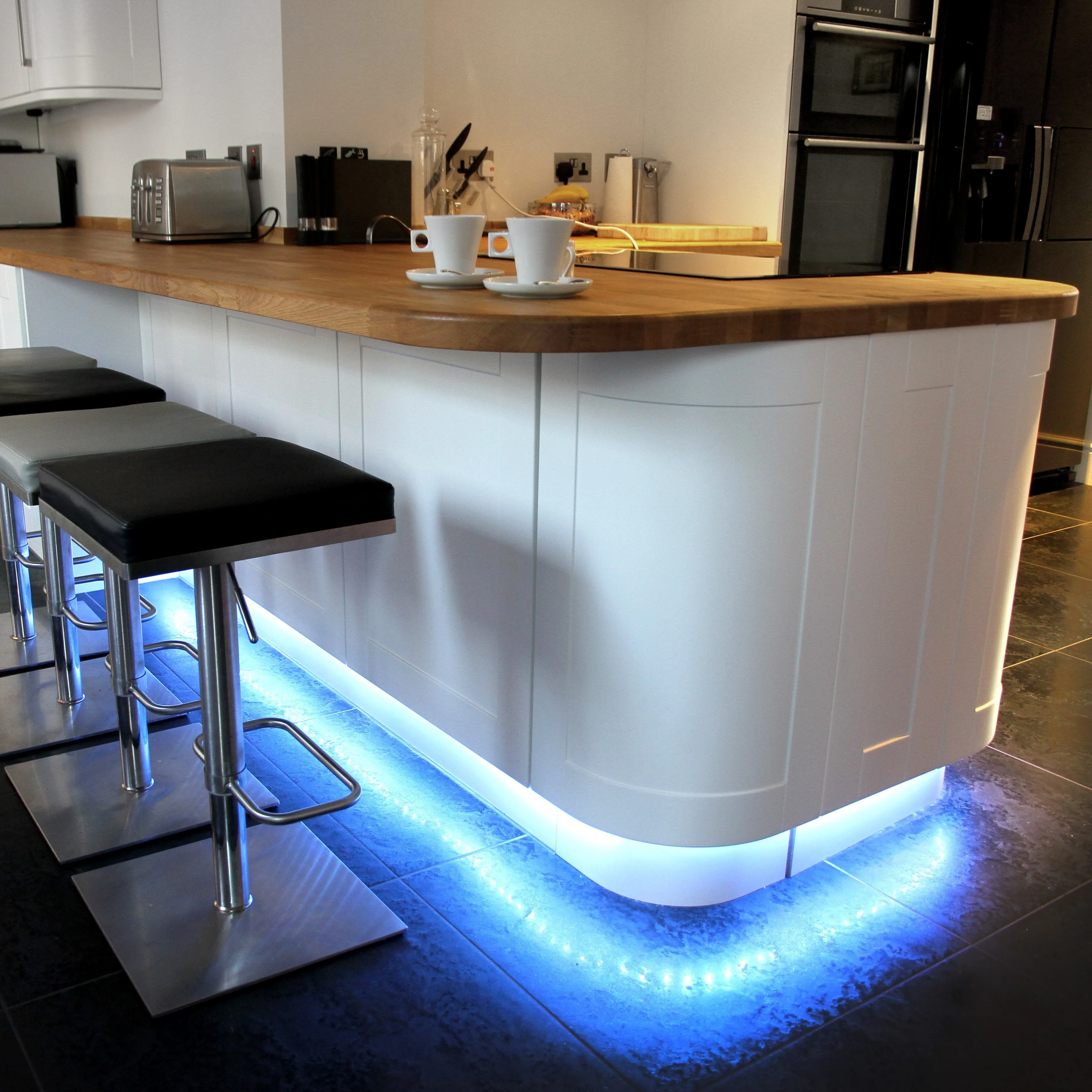 3m Veho Kasa Bluetooth Smart LED Light Strip - Smartphone-Controlled, Dimmable, Colour-Changing - 7.2W/m